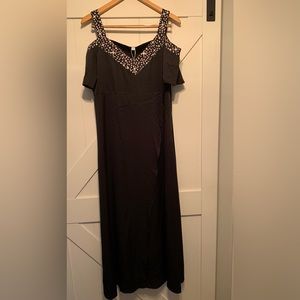 NWT women’s size large formal to semi-formal Vneck dress